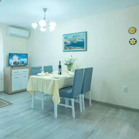 Jasnica Tatil Evi Malinska